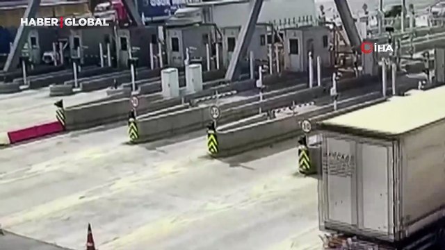Kuzey Marmara Otoyolu gişelerinde feci kaza! O anlar kamerada