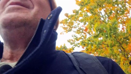 Promenerar hem efter Predikan i Örebro 14 Okt. 2025