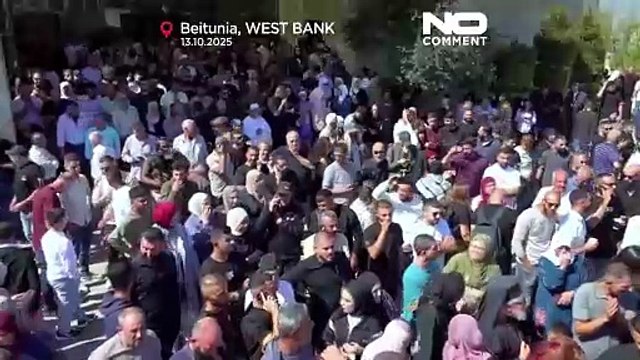 الفلسطينيون يستقبلون الأسرى المحررين في صفقة تبادل مع إسرائيل