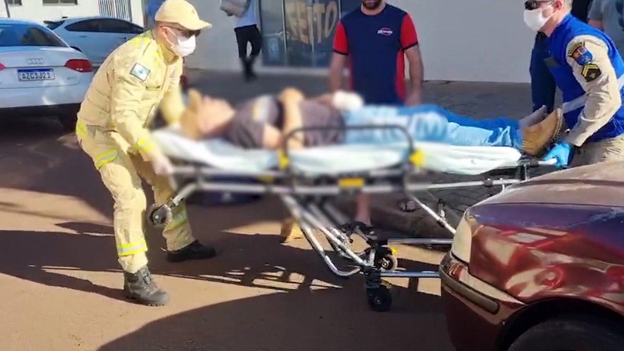 Motociclista fica ferido em colisão entre moto e carro no bairro Alto Alegre, em Cascavel