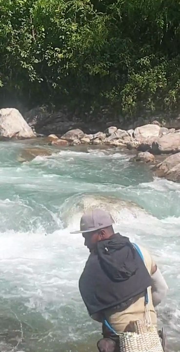 cast net fishing in Nepal | himalayan trout fishing with handmade cast net |