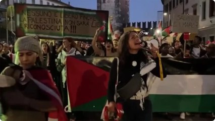 İtalya-İsrail maçı öncesi binlerce kişi İsrail'i protesto etti