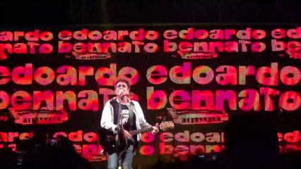 Edoardo Bennato - Sono solo canzonette + Il gatto e la volpe (live)