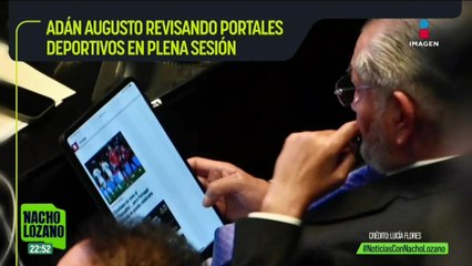 Otra vez captaron a Adán Augusto López viendo noticias de futbol en plena sesión del Senado