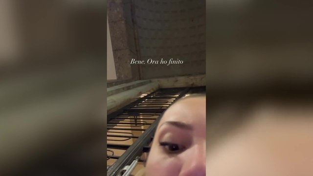 Rapper Faneto, il video di accusa della ex fidanzata: «Ecco perché gli ho puntato il coltello contro»