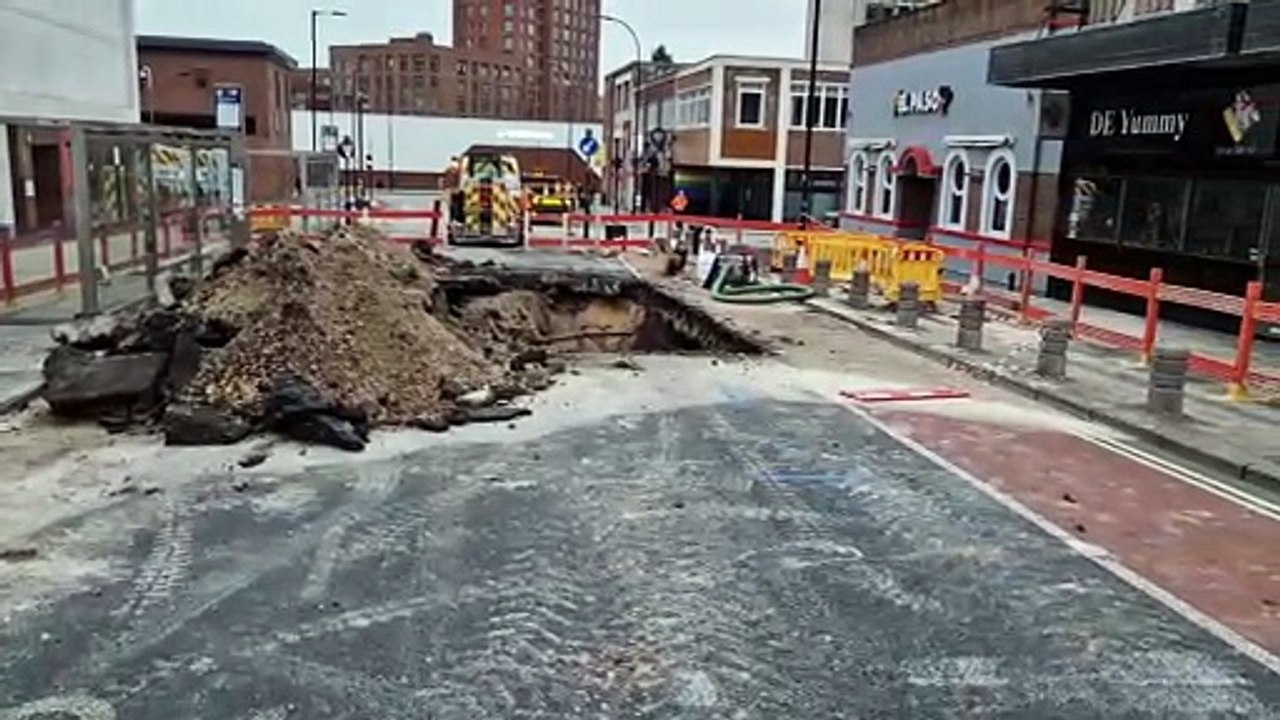 Video shows how Cumberland Street, Sheffield, looked this morning, still closed after pipe burst