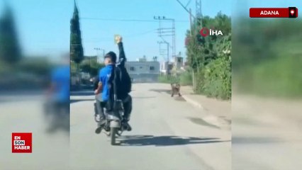 Adana’da serum takılı halde motosikletle yolculuk yaptı