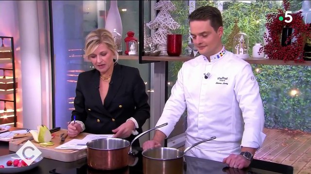 Johnny Hallyday & Michel Drucker : Fous rires sur le plateau de Champs-Élysées | C à Vous (France 5, 2022)