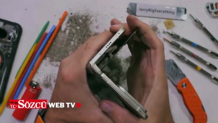 Popüler markanın katlanabilir telefonu alev aldı! Katlanırken patladı