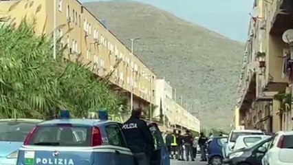 Maxi blitz allo Zen: polizia, carabinieri e finanza setacciano il quartiere a caccia di armi e droga