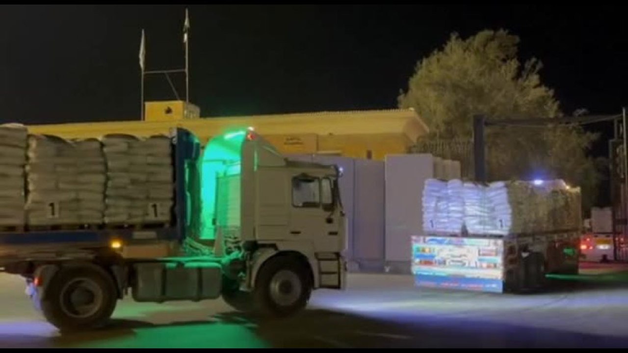 Decine di camion di aiuti umanitari si dirigono verso Gaza