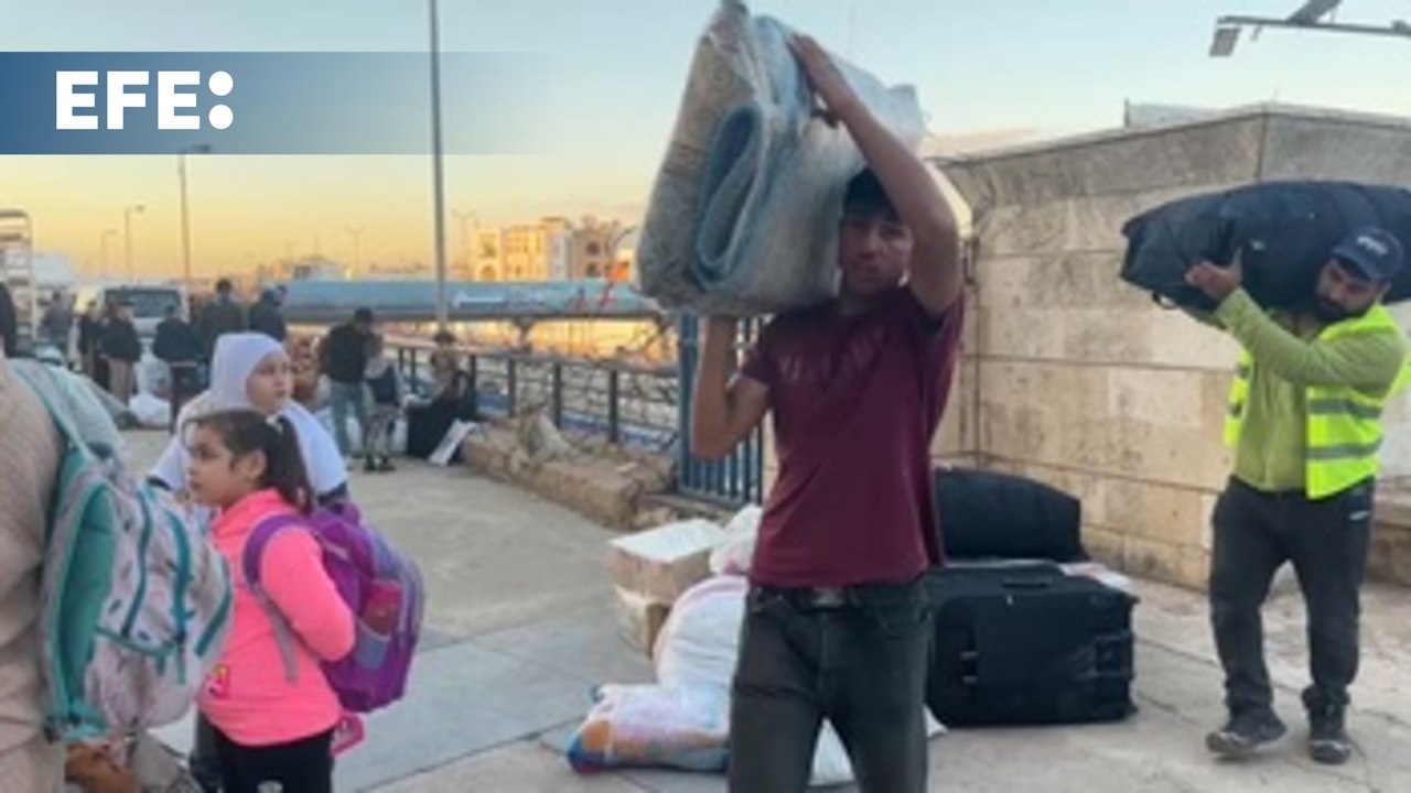 Cientos de refugiados sirios vuelven a su país en la quinta fase de salida organizada desde Líbano