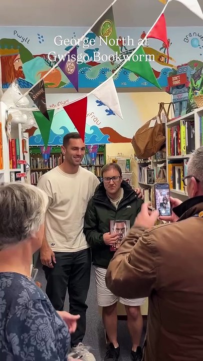 Aberaeron bookshop welcomed rugby's George North! Here are some snippets from the day.