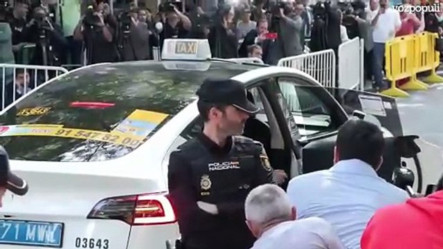 Lluvia de insultos a Ábalos al salir del Supremo