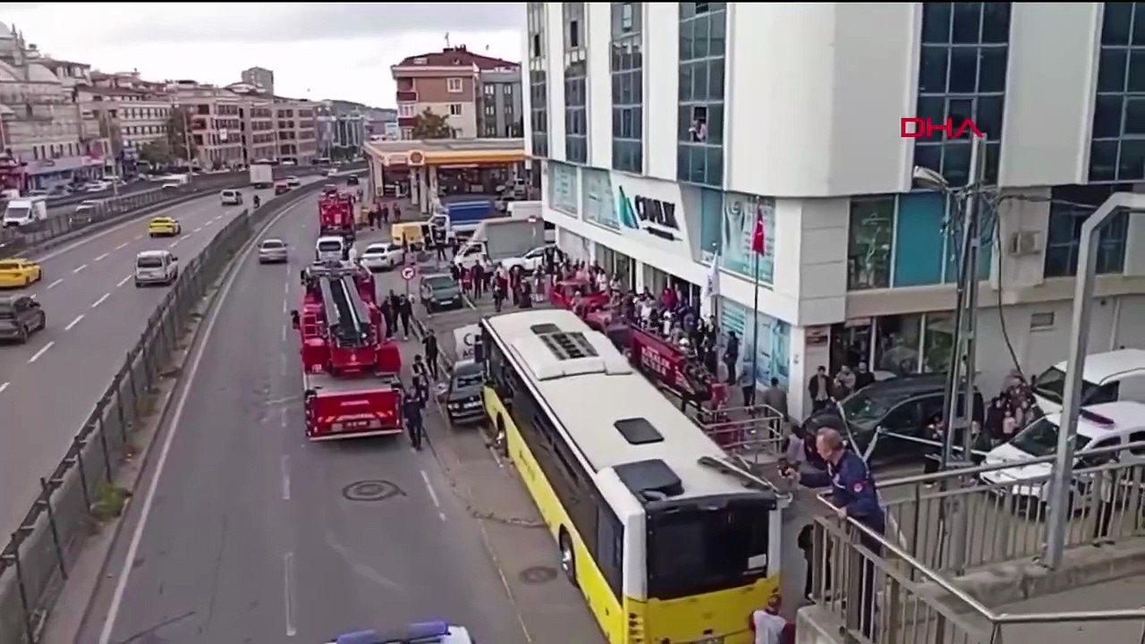 İETT otobüsü durağa daldı! Çok sayıda yaralı