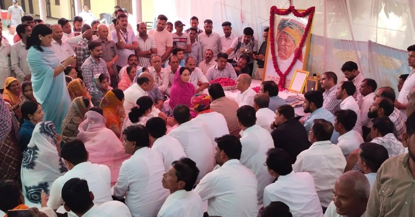 डिप्टी सीएम दिया कुमारी ने पूर्व मंत्री नंदलाल को दी श्रद्धांजलि