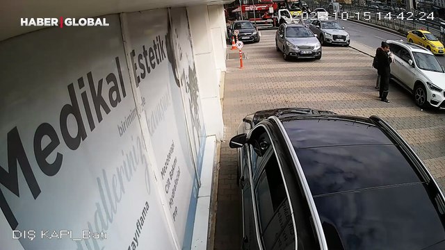 İstanbul'da İETT şoförü durağa daldı! Kan donduran olayda yeni görüntüler ortaya çıktı