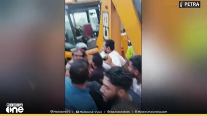 ദേശീയ പാത  നിർമാണത്തിന്റെ ഭാ​ഗമായി പള്ളിയുടെ കുരിശ്മൂട് പൊളിച്ചതിൽ പ്രതിഷേധം