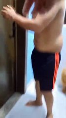 Polícia cumpre mandados para investigar o caso da jovem flagrada com padre