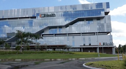 Nuevo centro de salud en Miami usa inteligencia artificial "desde la consulta" hasta el diagnóstico