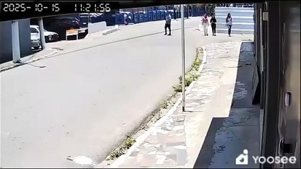 Veja vídeo: Estudantes escapam de assalto em Maceió
