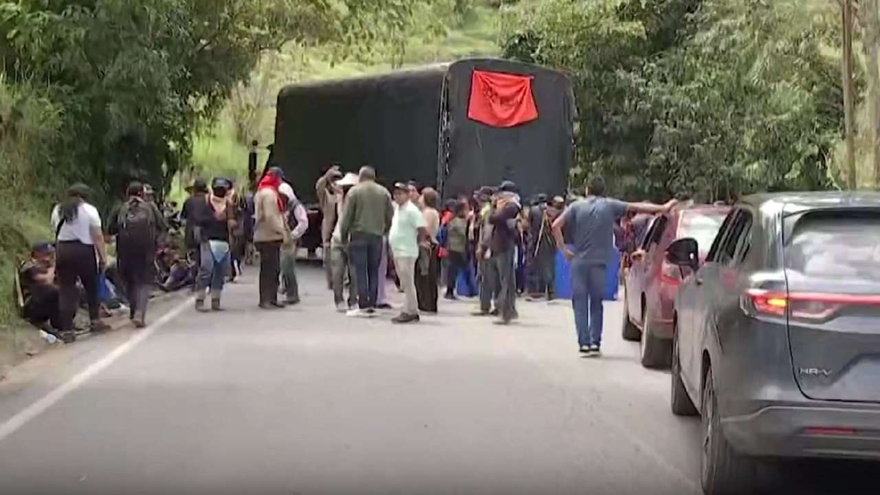 Bloqueada la vía Panamericana: comunidades del Cauca denuncian incumplimientos del Gobierno