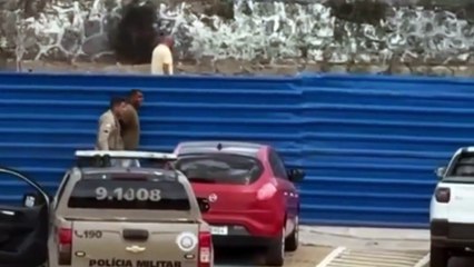 VÍDEO: Subtenente é rendida por bandidos em Lauro de Freitas