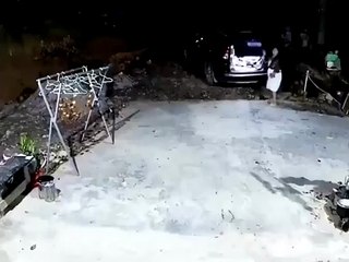 Hilarious Panic Man Forgets His Wife in Labor During Rush to Hospital!