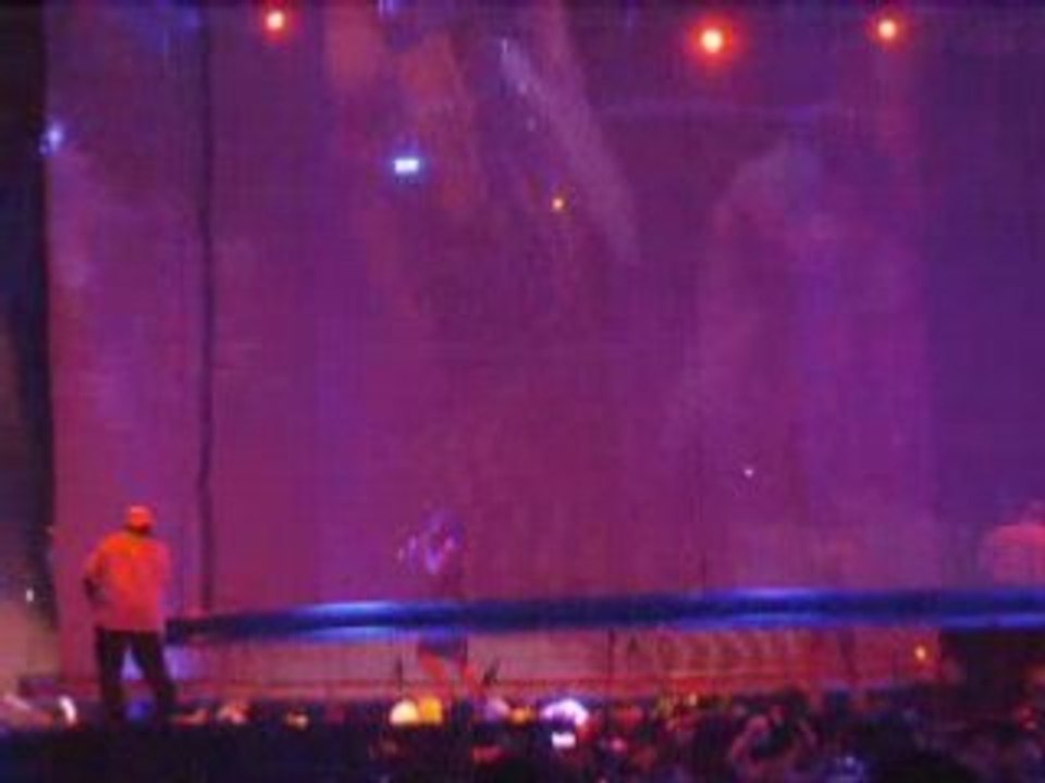 JUSTIN TIMBERLAKE & TIMBALAND "SEXY BACK"