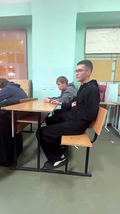 Quand tu fais le malin, tu tombes dans le ravin !