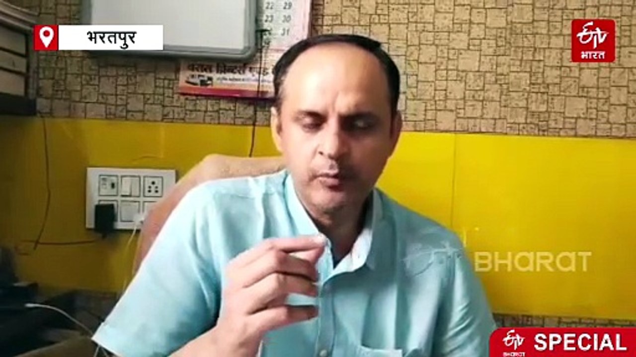 मोबाइल का 'झुकाव' बन रहा रीढ़ की बीमारियों का कारण, लोगों में बढ़ा 'टेक्स्ट नेक सिंड्रोम' का खतरा