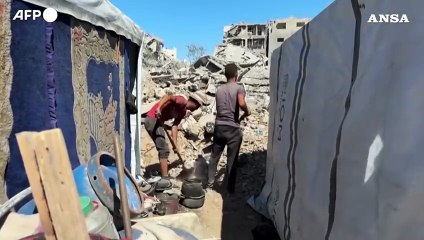 Gaza citta' fantasma, si montano le tende tra le macerie