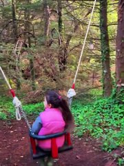 Βαλέρια Λιανού: Η κόρη του Γιώργου Λιανού μεγάλωσε & ποζάρει με σκωτσέζικη φούστα & μακριά μαλλιά!