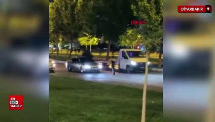 Diyarbakır’da alkollü kadın trafikte araçların önünü kesti