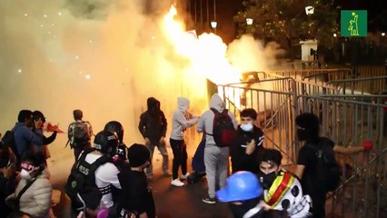 Masiva protesta deja 15 policías heridos en Perú tras instalarse nuevo gobierno