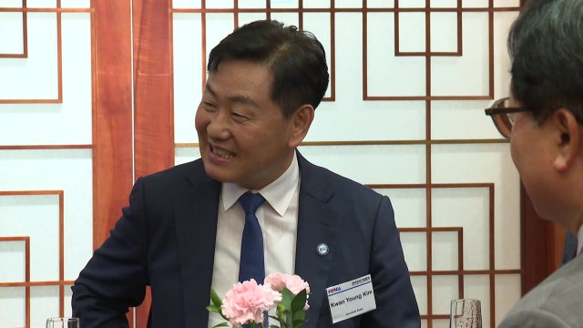 [전북] 김관영 전북지사, 광역단체장 직무수행 긍정평가 전국 3위 / YTN