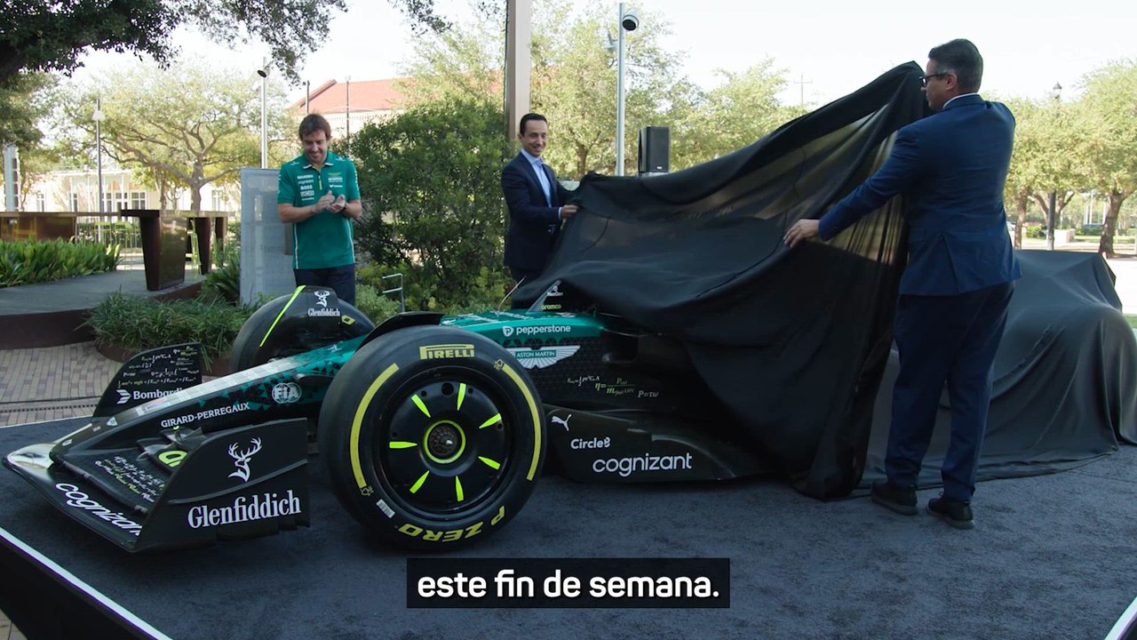 Fernando Alonso, en la presentación del nuevo Aston Martin: "Estamos muy emocionados por verlo y correr este fin de semana"