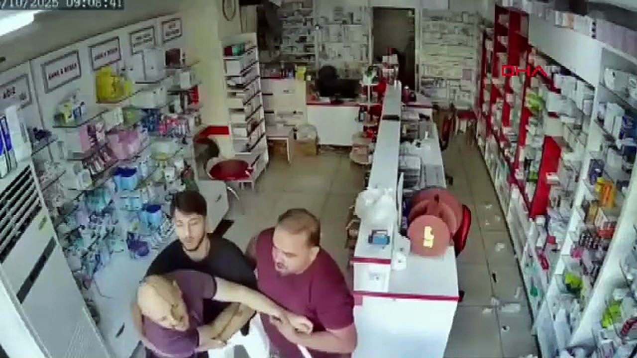 Eczacıya sopalı saldırı!