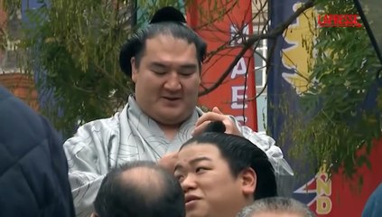 Londra, I lottatori di sumo giapponesi portano 1.500 anni di tradizione alla Royal Albert Hall