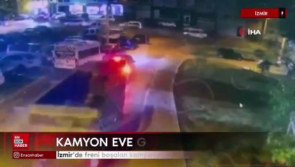 İzmir'de freni boşalan kamyon duvarı yıkıp eve girdi