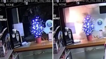 Così la banda faceva esplodere e razziava gli sportelli bancomat in Lombardia: il video delle telecamere di sorveglianza