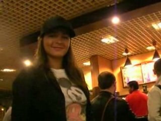 Liam et  tara a l'aeroport pr marrakech