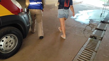 Mulher fica ferida após cair de escada no bairro Santa Cruz