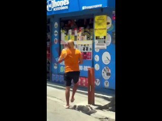 Homem é espancado com pedaço de pau e ameaçado após furto em Salvador: 'Na próxima vamos furar sua cara'