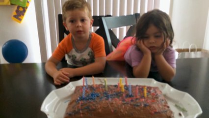 Kids Embarrassing Parents