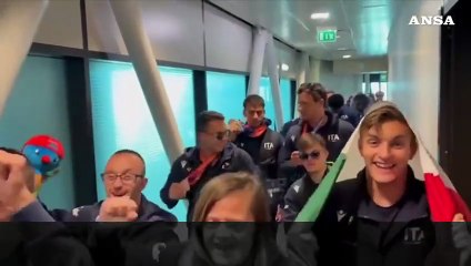 Mondiali atletica leggera, lo sbarco festoso a Fiumicino degli azzurri paralimpici