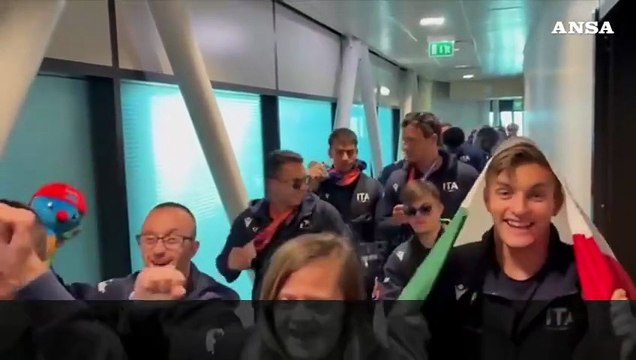 Mondiali atletica leggera, lo sbarco festoso a Fiumicino degli azzurri paralimpici