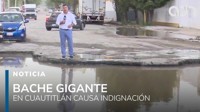Mal estado de vialidades en Cuautitlán, bache enorme genera protesta estudiantil y vecinal