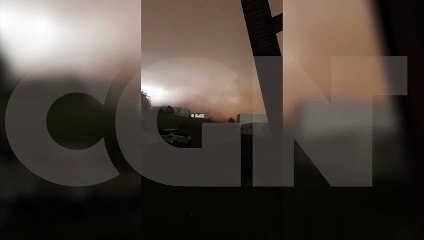 Cenário apocalíptico: Aproximação do temporal transforma o dia em noite em Cascavel