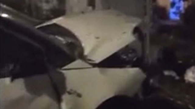 Le immagini dell'auto di Sigfrido Ranucci, conduttore di Report, distrutta da una bomba